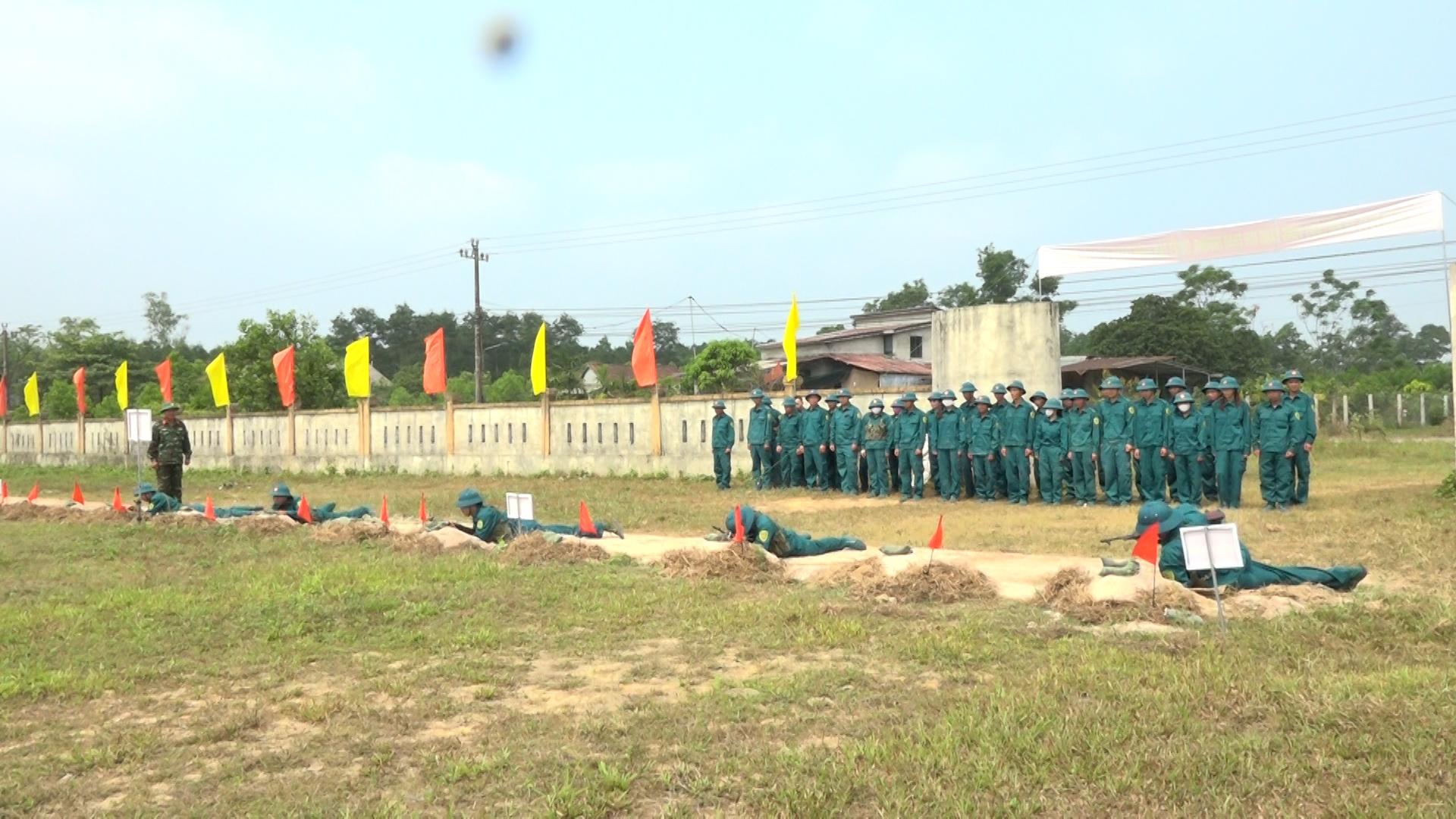 Hải Lăng bế mạc huấn luyện dân quân năm thứ nhất