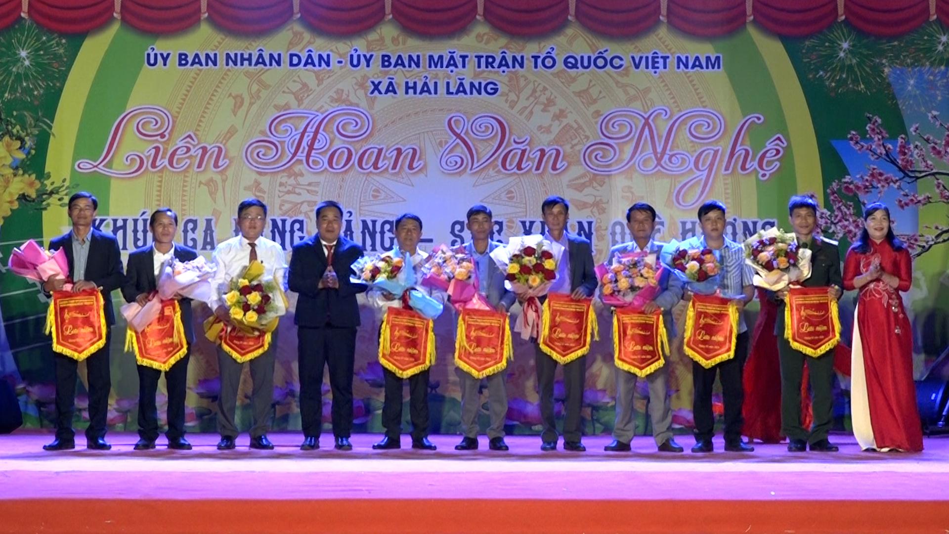 Liên hoan văn nghệ “Khúc ca dâng Đảng – Sắc xuân quê hương”